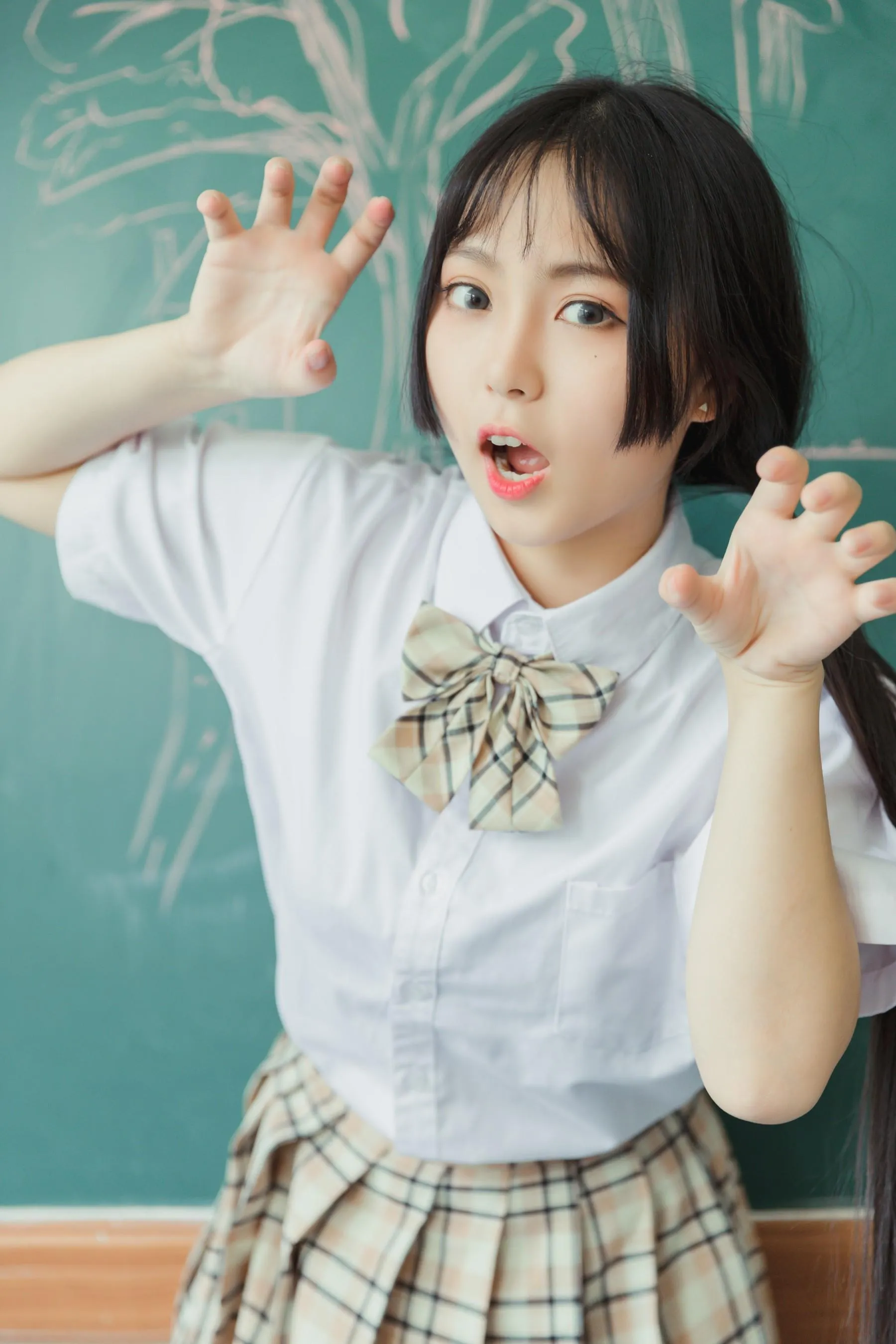 [YITUYU艺图语]2022.08.11 毕业季 阡墨红尘 [31P]插图9
